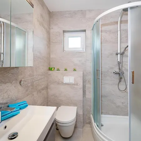 Holiday home Cozy In With Jacuzzi *
