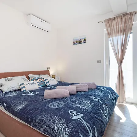 Cozy In With Jacuzzi Turanj